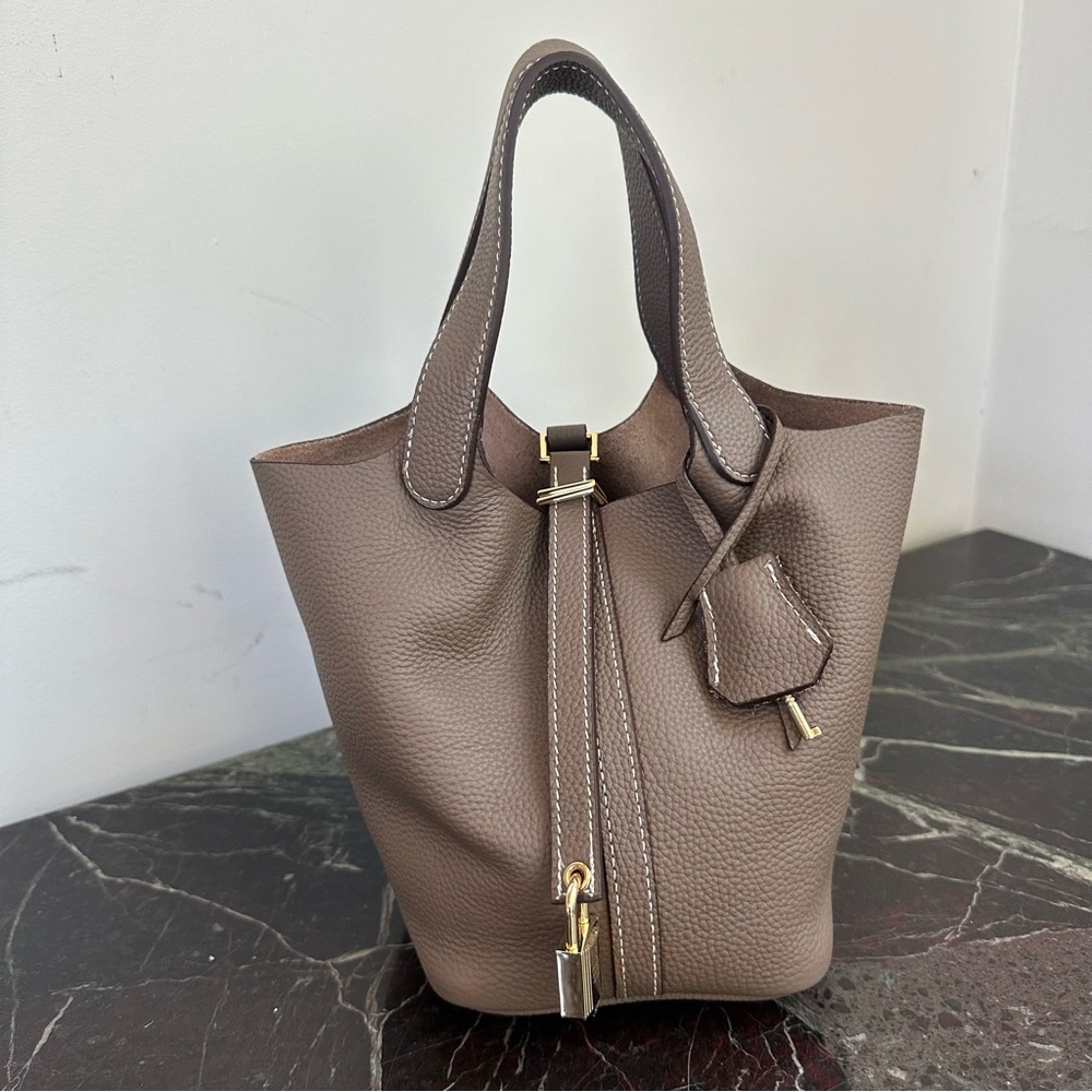 Fashion Leather  Genuine Leather Gold Lock Bucket Bag